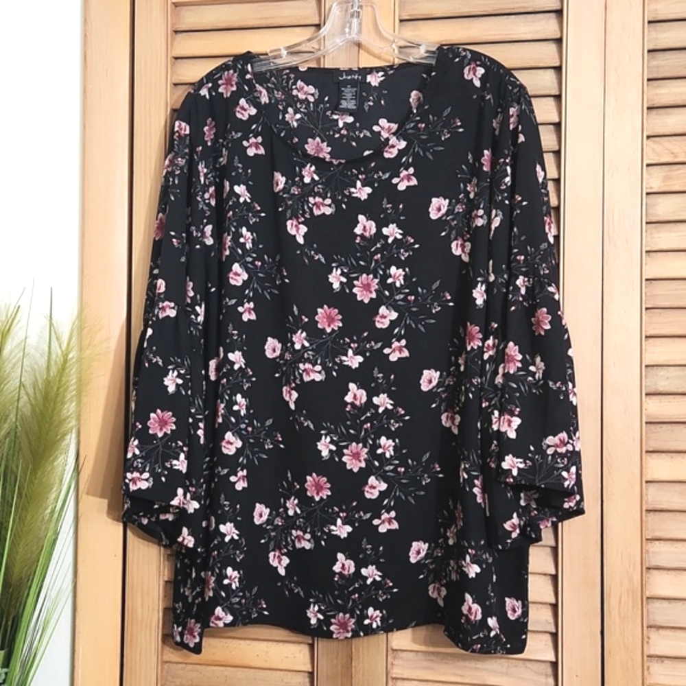 Justify Floral Lightweight Blouse